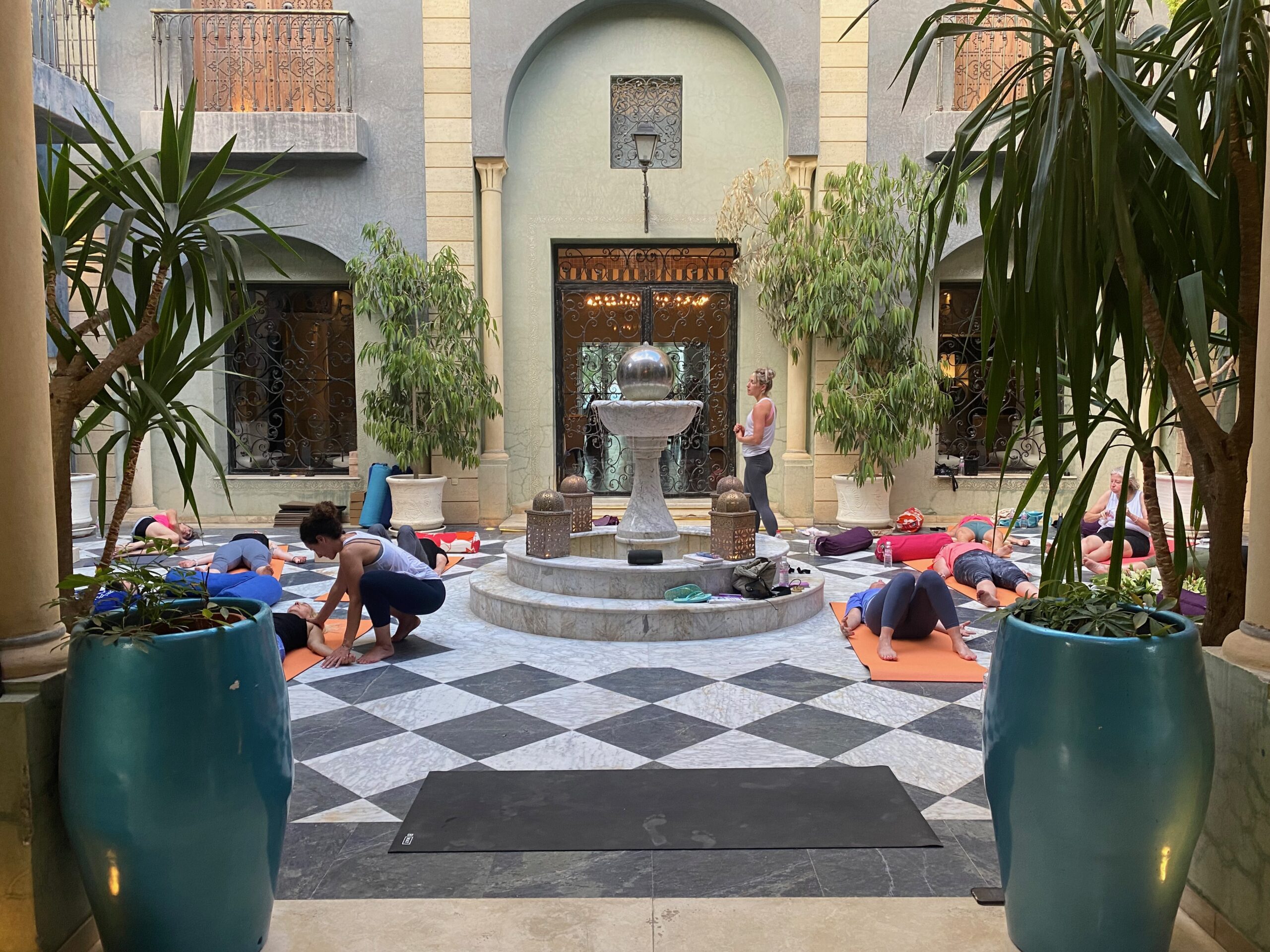 Cours de yoga au Movenpick Sousse, retraite de yoga en Tunisie avec YogaTribes Cours de yoga au Movenpick Sousse, retraite de yoga en Tunisie avec YogaTribes